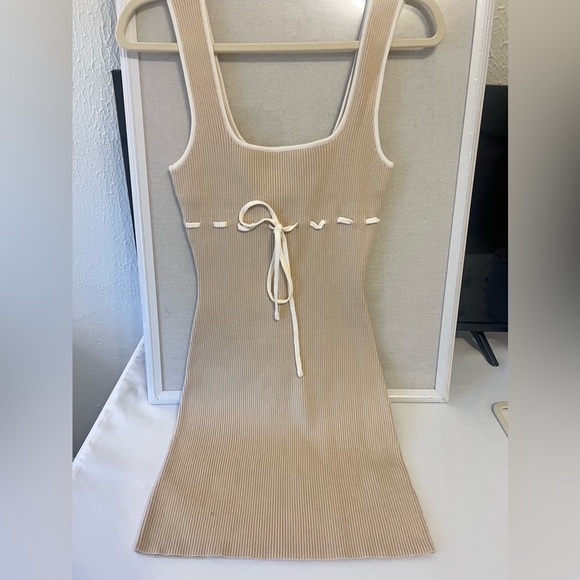 Le Lis New with tags bodycon dress - Picture 4 of 7